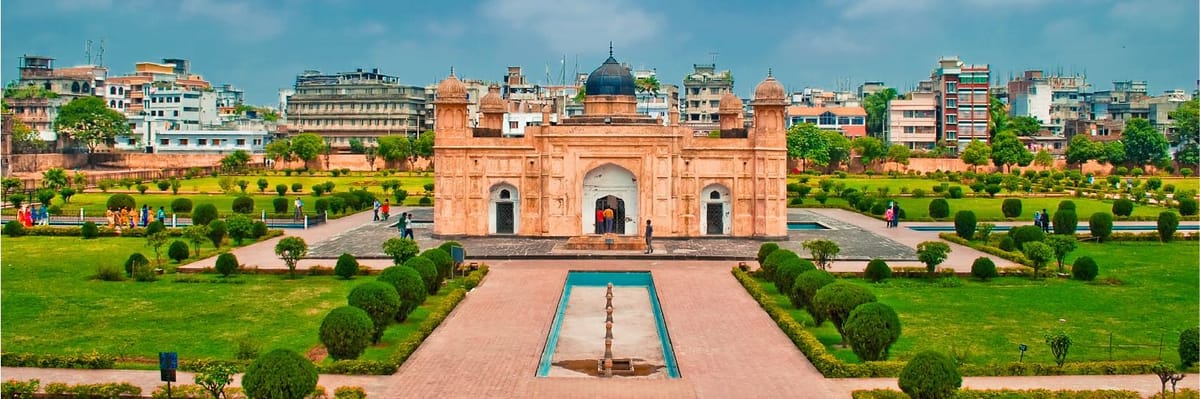 Voyagez avec Air Canada de Calgary vers Dhaka (YYC - DAC) {price_modifier} à partir de **Flights.FromLowestPrice**