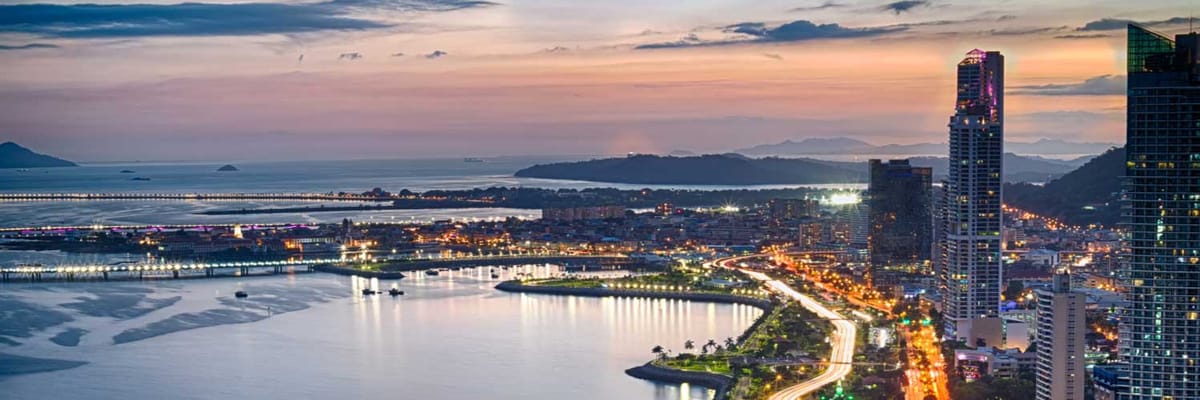 Voyagez avec Air Canada de Calgary vers Panamá (ville) (YYC - PTY) {price_modifier} à partir de **Flights.FromLowestPrice**