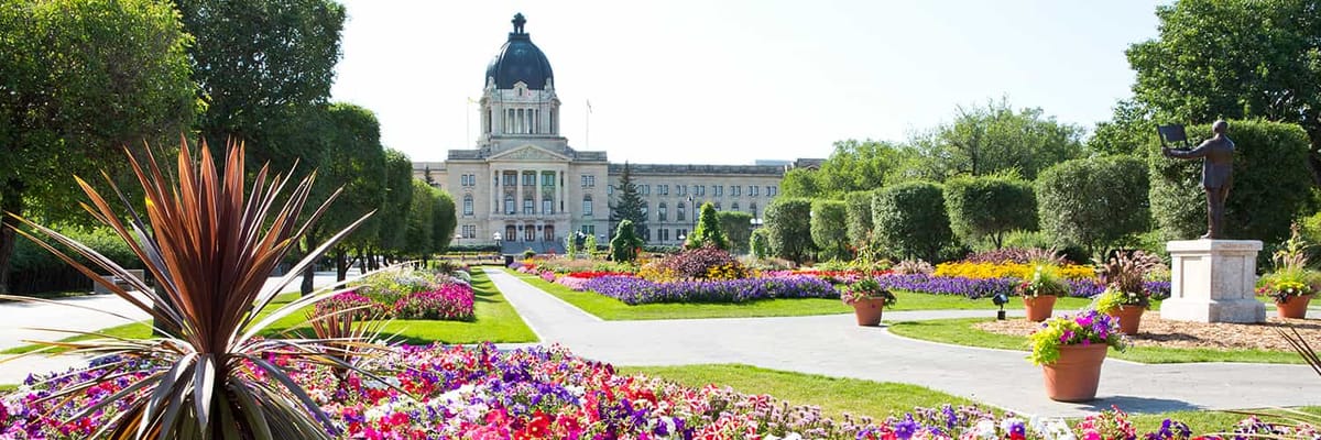 Voyagez avec Air Canada de Bogotá vers Regina (BOG - YQR) {price_modifier} à partir de **Flights.FromLowestPrice**